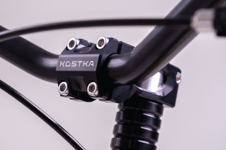 A jewel-like stem. Accessories as a bonus.