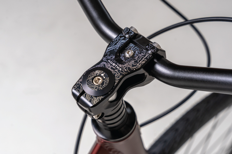 Stem like a jewel. Accessories as a bonus.