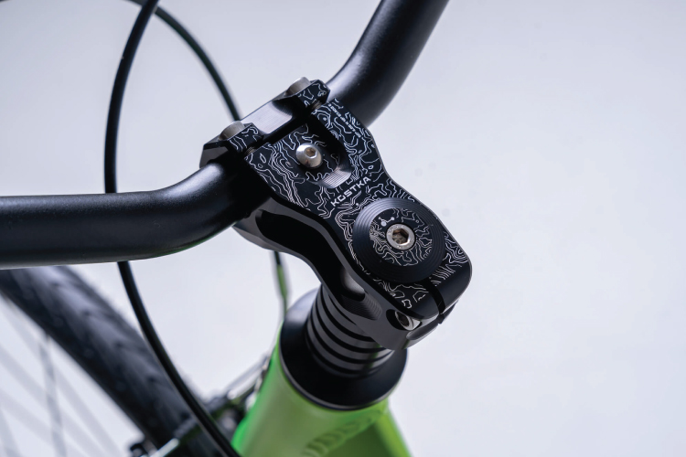A jewel-like stem. Accessories as a bonus.
